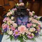 Urn wreath 